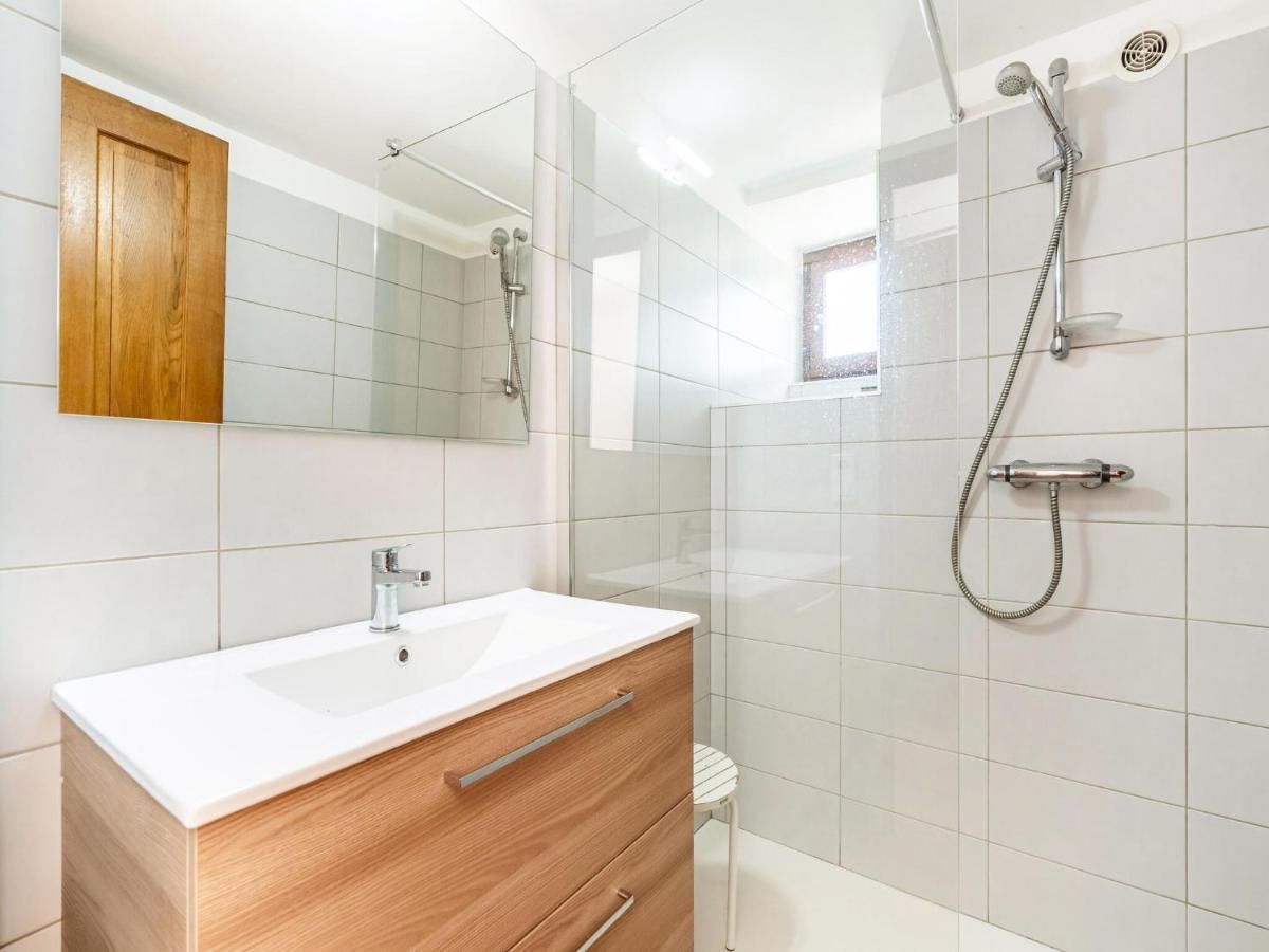 Classy Holiday Home In Les Vans With Pool Chambonas エクステリア 写真