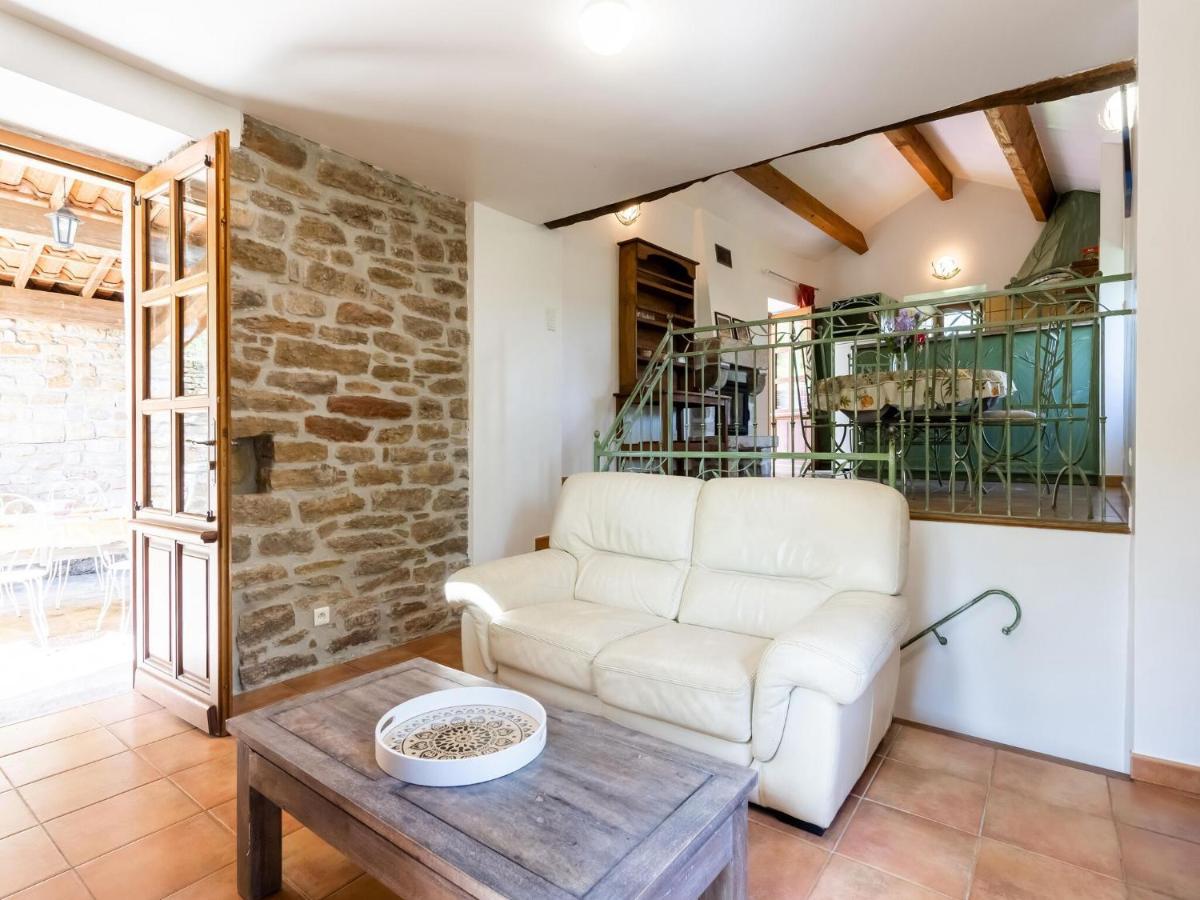 Classy Holiday Home In Les Vans With Pool Chambonas エクステリア 写真
